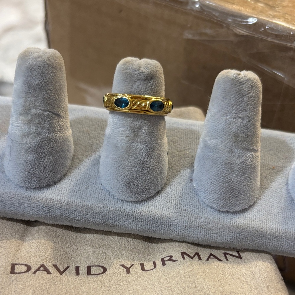 David Yurman solid 18k Gold Band with Blue Topaz stones